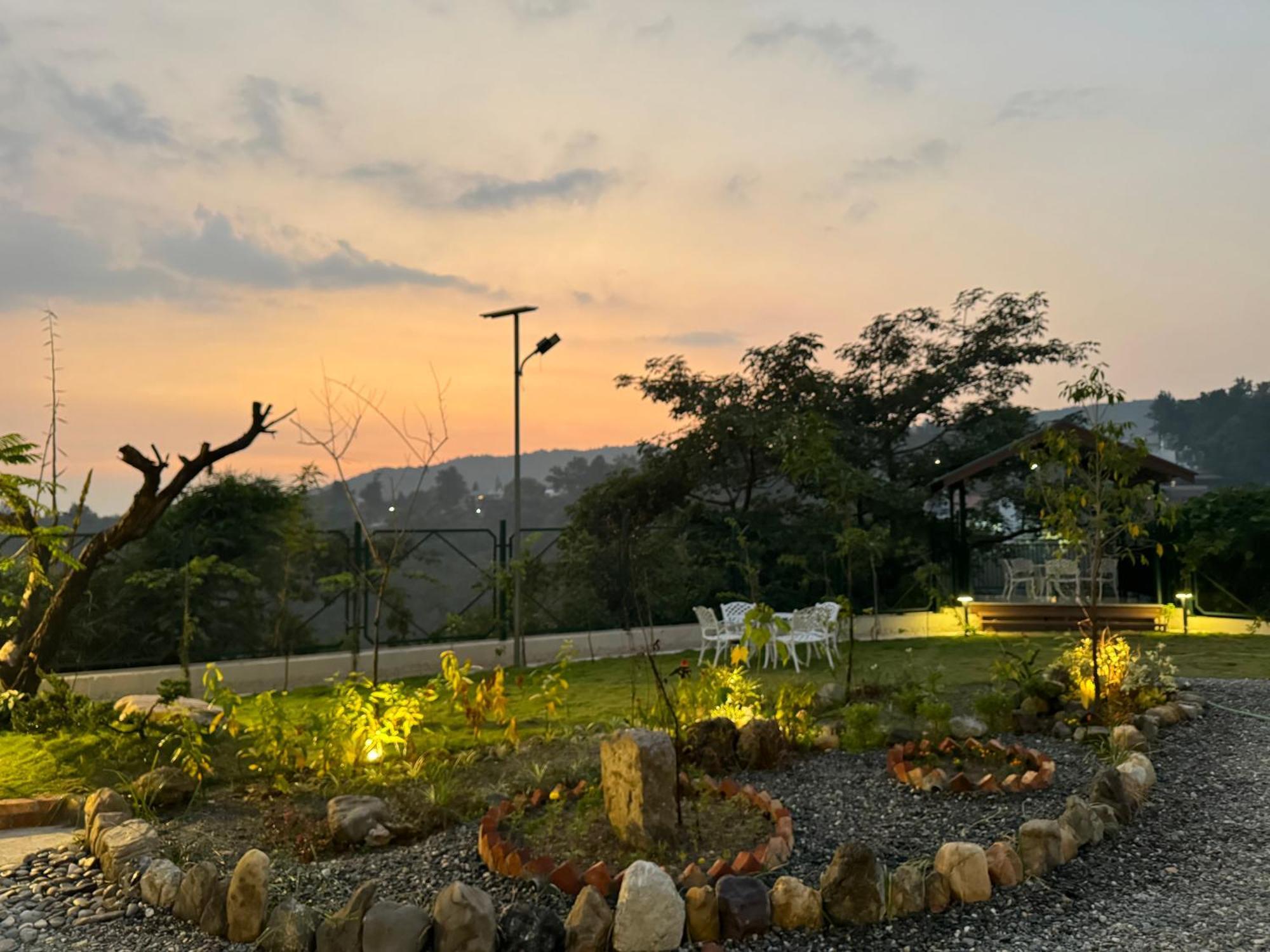 Cliff House, 3Br Lux Farmhouse 2Km To Rajpur Road Dehradun Exterior photo
